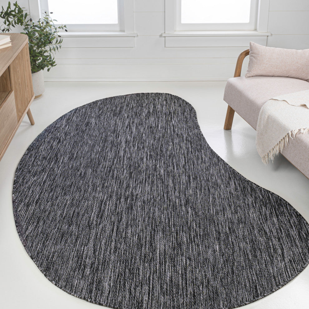 Evan Modern Rustic Organic Curve Indoor/Outdoor Shaped Area Rug
