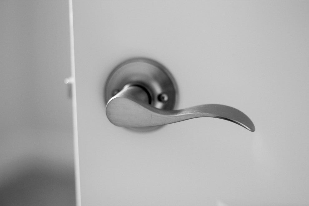 Delaney Hardware Callan Bennett Keyed Entry Lever Set, Satin Nickel