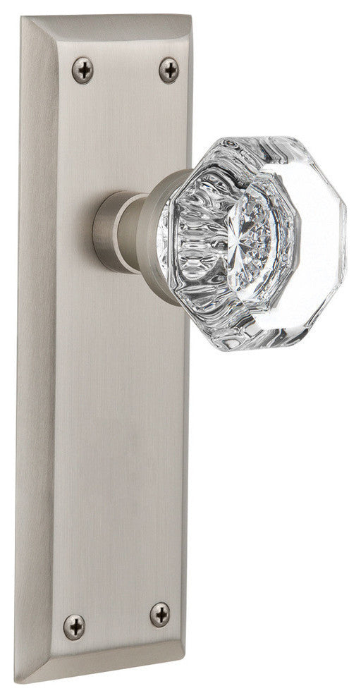 Single New York Plate With Waldorf Knob, Satin Nickel