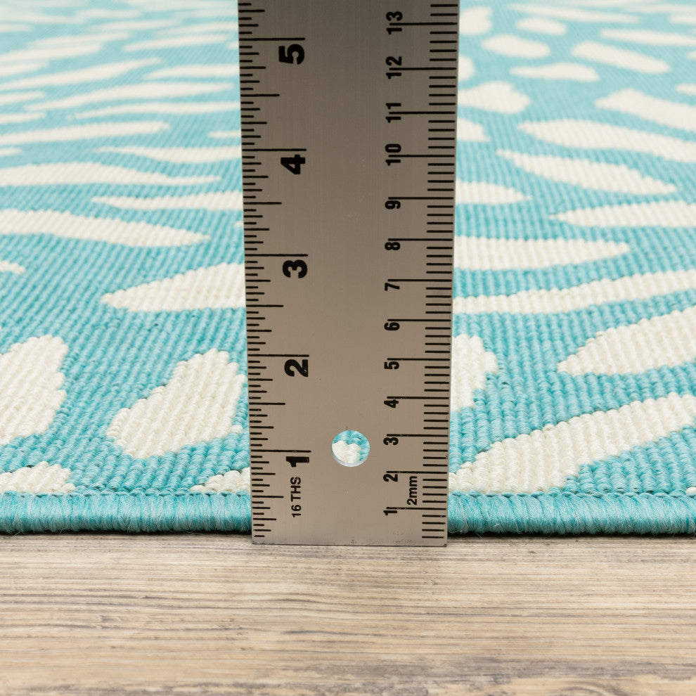 Madelina Floral Blue and Ivory Indoor or Outdoor Area Rug, 7'10" Round