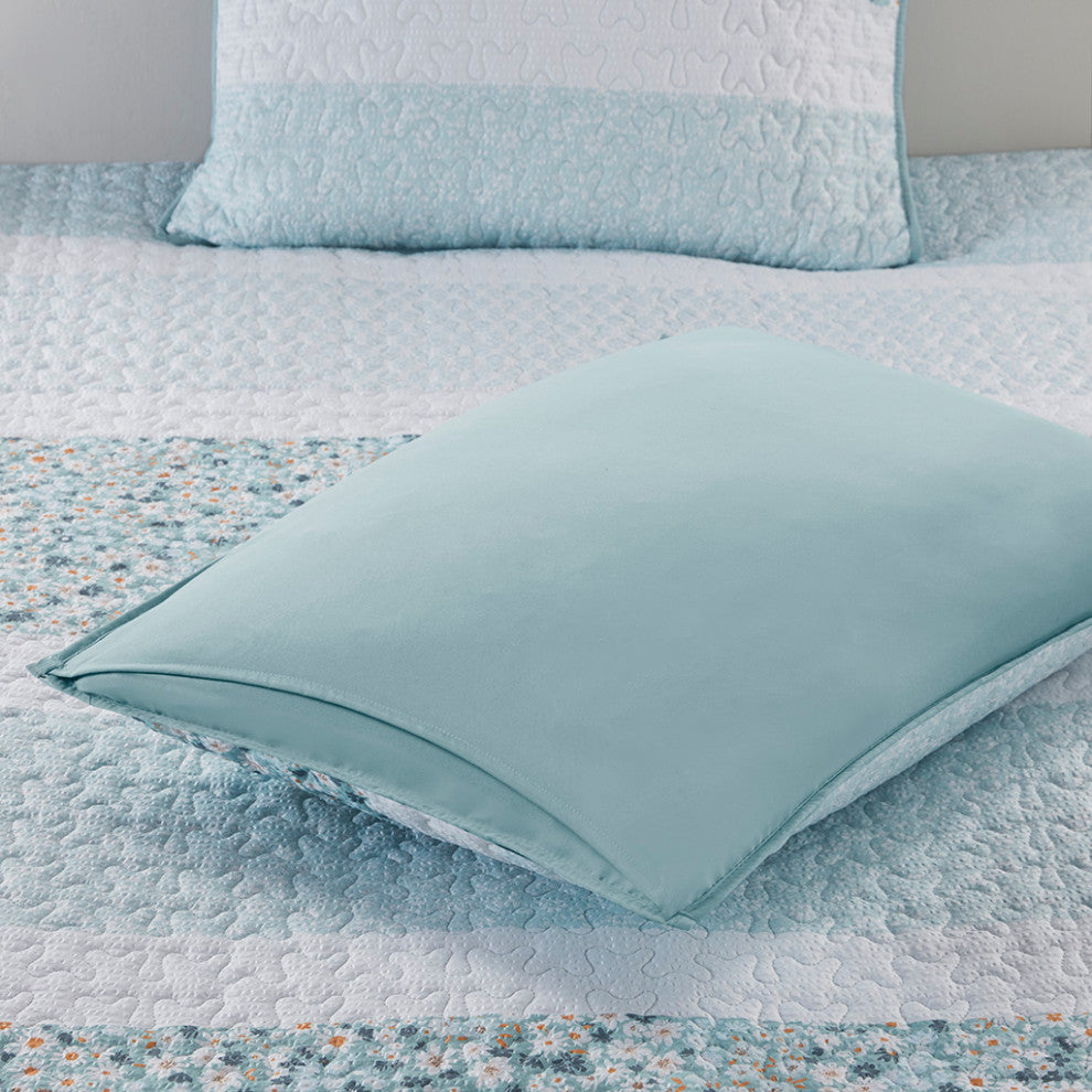 Madison Park Caralie 4 Piece Seersucker Quilt Set With Throw Pillow