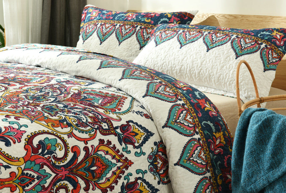 Bohemian Earthy Meadow Quilted Bedspread Set,  Floral Paisley, Twin