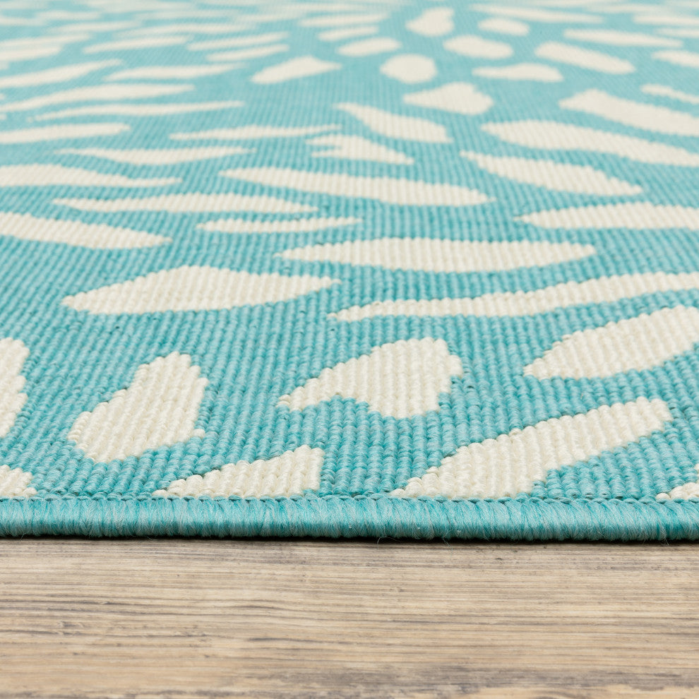 Madelina Floral Blue and Ivory Indoor or Outdoor Area Rug, 7'10" Round