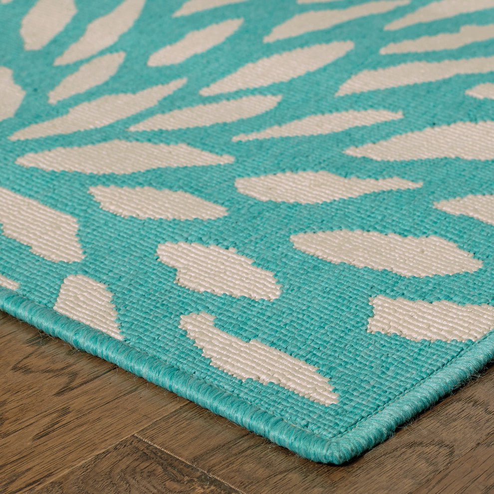 Madelina Floral Blue and Ivory Indoor or Outdoor Area Rug, 7'10"x10'10"