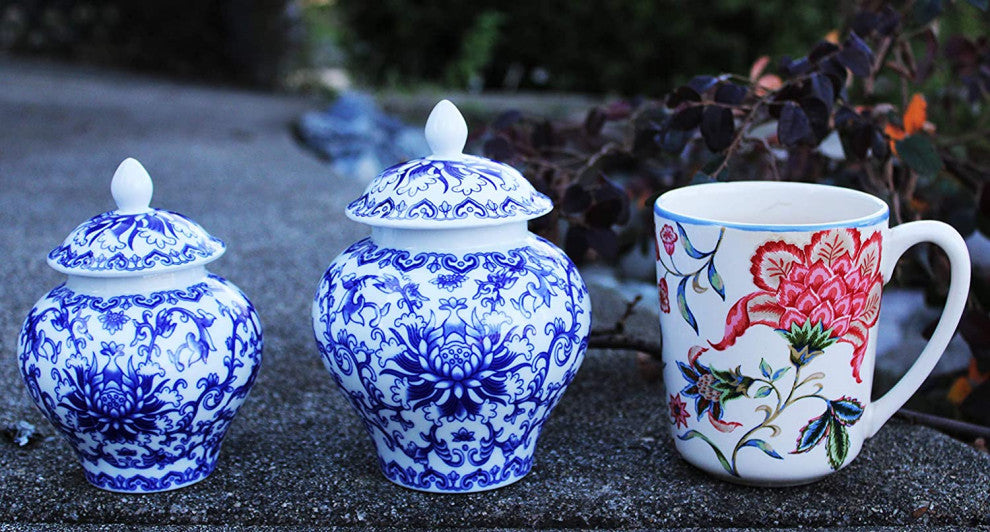Style Blue and White Porcelain Helmet-shaped Temple Jar