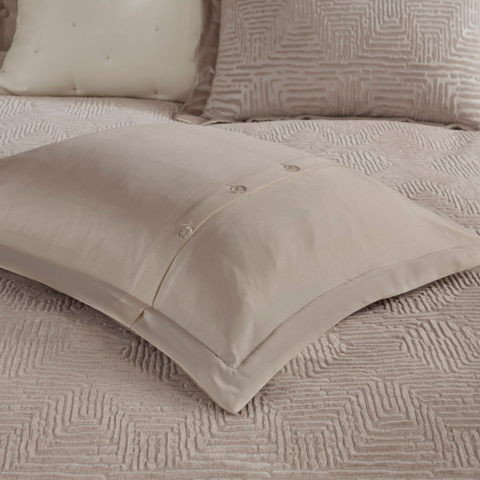 Madison Park Signature Pescal Oversized Velvet Comforter Set