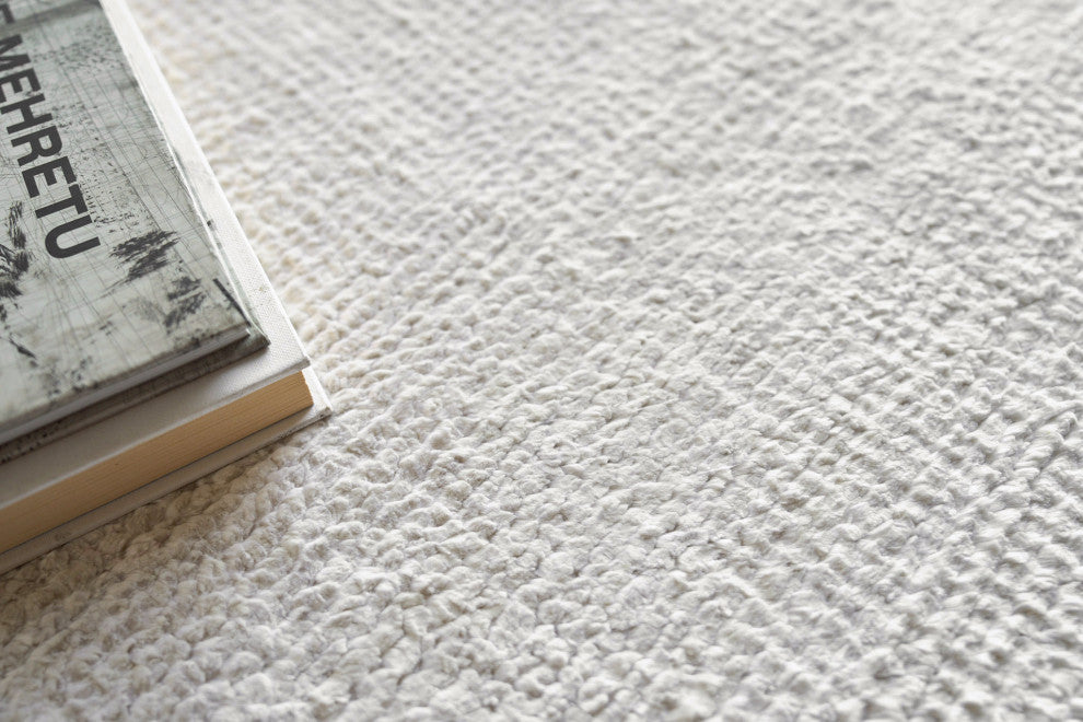 Plush Hand-Knotted Bamboo Silk/New Zealand Wool White Area Rug, 6'x9'