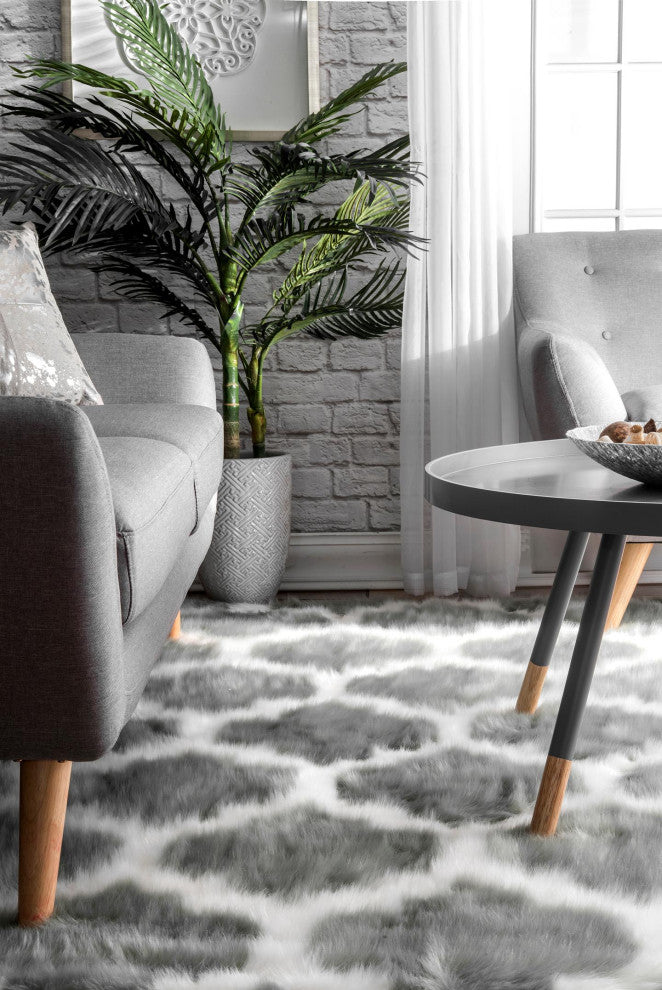 Nuloom Faux Sheepskin Shaunna Rug, Grey 5'Round