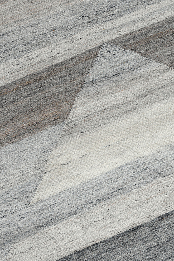 Tierney Indoor Outdoor Handwoven Gray Multi Area Rug, 8x10