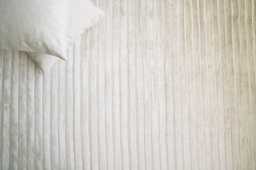 High Low Handmade Hand Loomed Viscose and Cotton Silver Area Rug