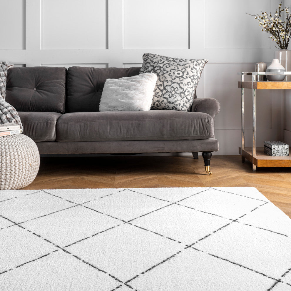 Nuloom Hand-Tufted Geometric Moroccan Shag Rug, Natural 4'x6'