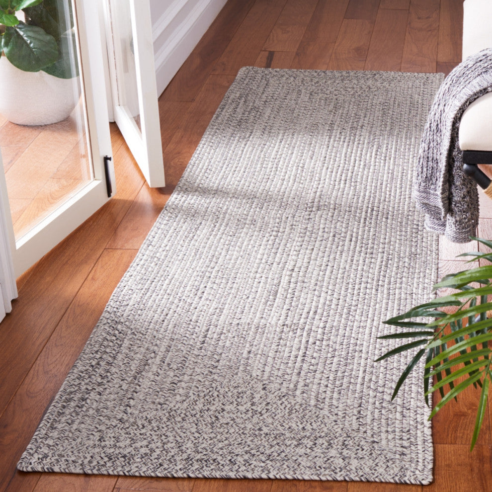 Safavieh Braided BRA201 Rug Machine-Washable, Grey/Ivory, 2'3"x8'