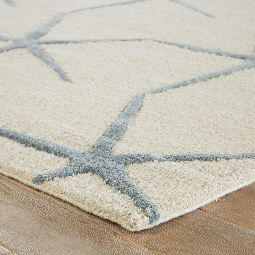 Jaipur Living Starfishing Handmade Animal White/Blue Area Rug, 3'6"x5'6"