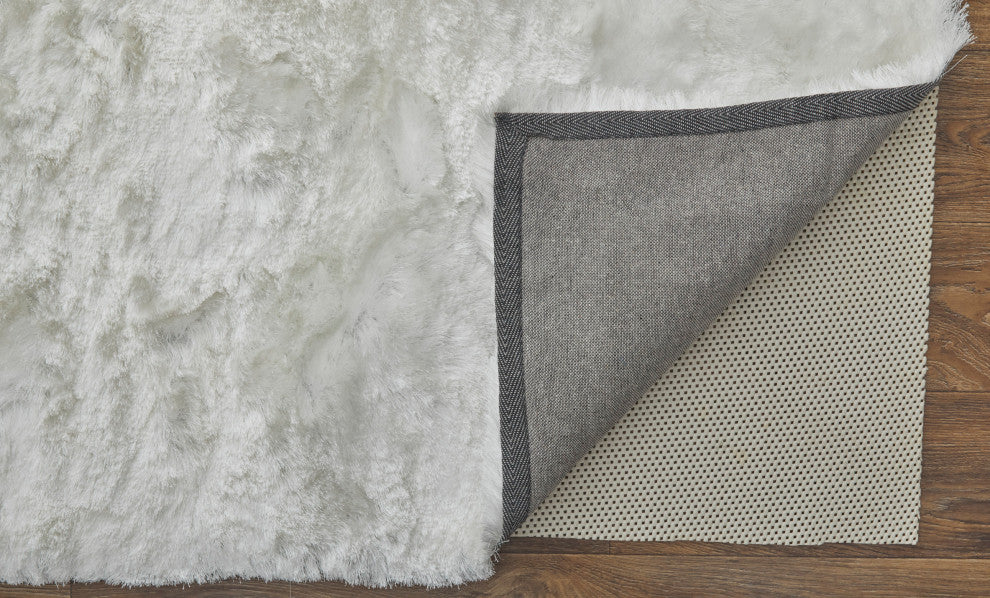Weave & Wander Armada Plush Shag Rug, White, 4'9"x7'6"