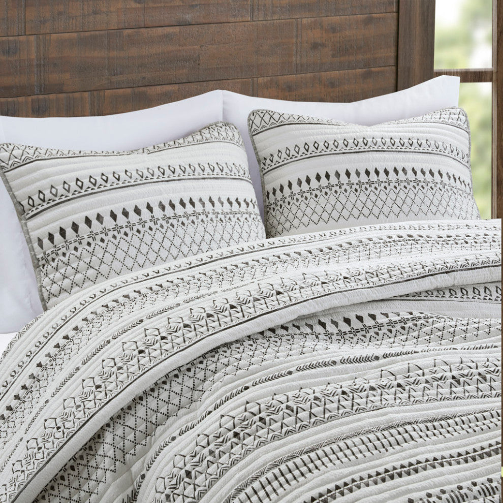 Madison Park Fraser 3 Piece Printed Microfiber Seersucker Quilt Set, Ivory/Black, Full/Queen