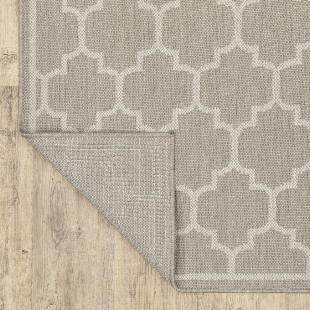 Parlan Geometric Trefoil Indoor-Outdoor Area Rug, Gray, 5'3"x7'3"