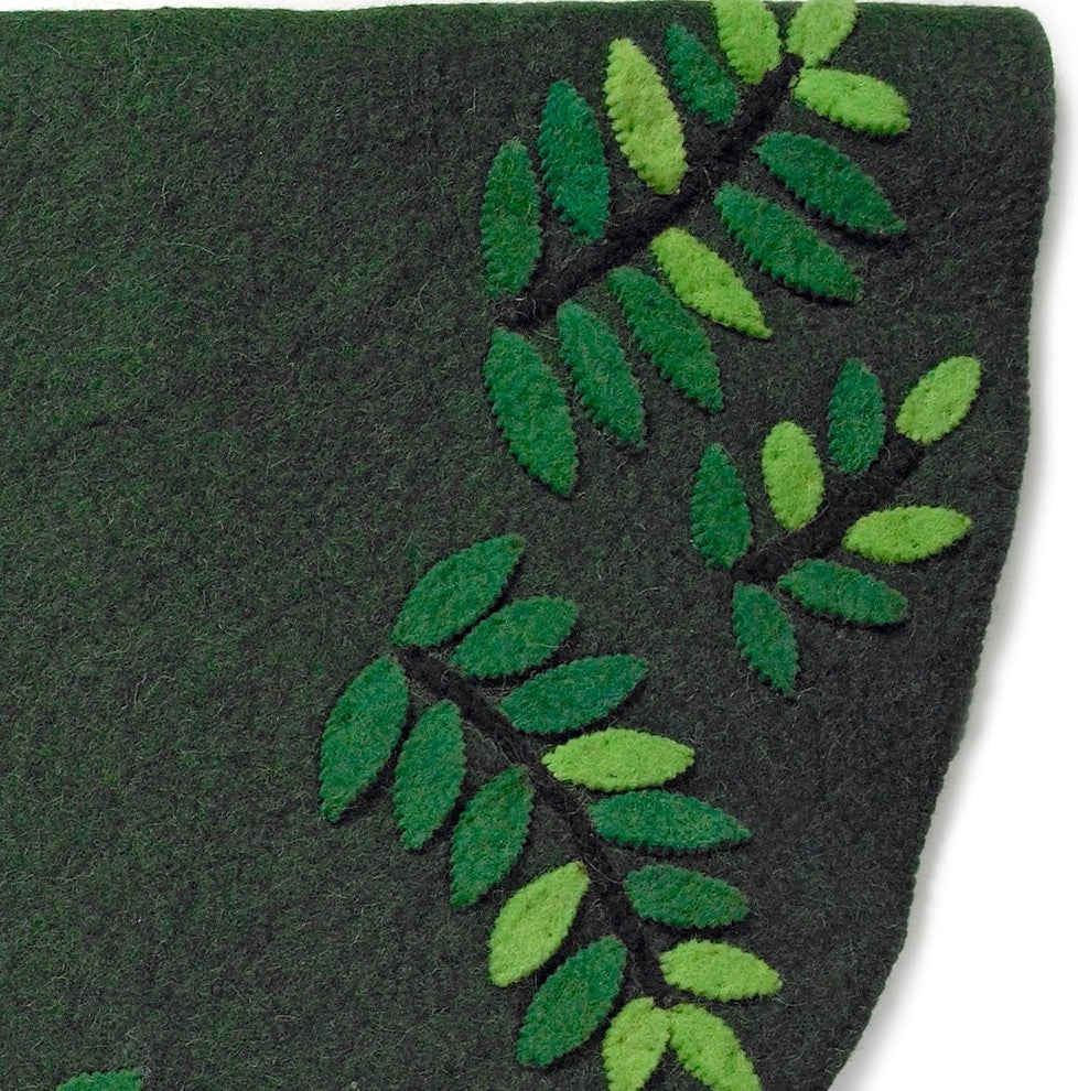 Leaves Christmas Tree Skirt in Green