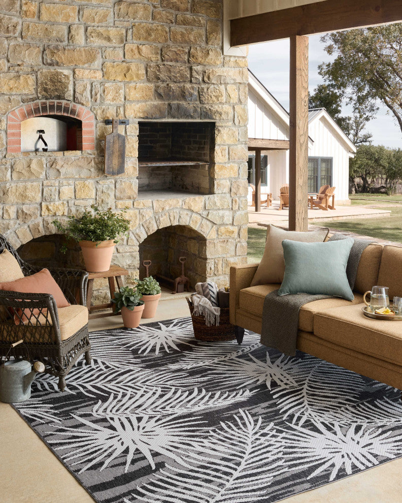 Loloi Easton Ivory / Onyx 7'-10" x 10' Area Rug