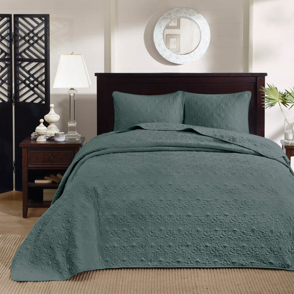 Madison Park Quebec 3 Piece Reversible Quilt Set
