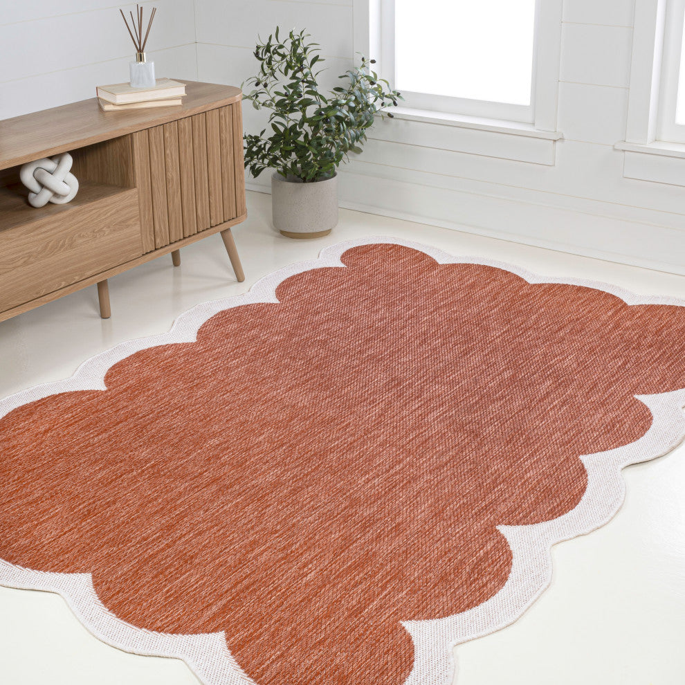 Alice Classic Cottage Two-Tone Scalloped Indoor/Outdoor Shaped Area Rug