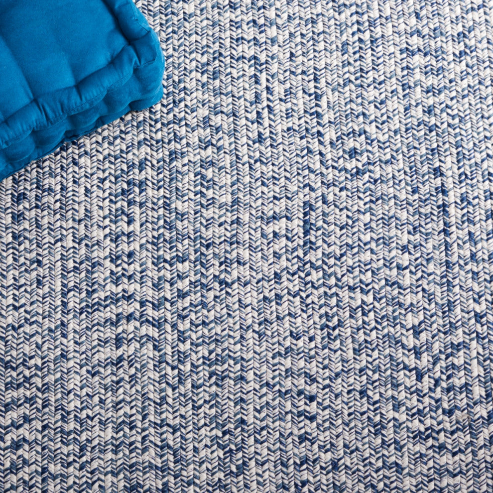 Safavieh Braided BRA201 Rug Machine-Washable, Dark Blue/Ivory, 8'x10'