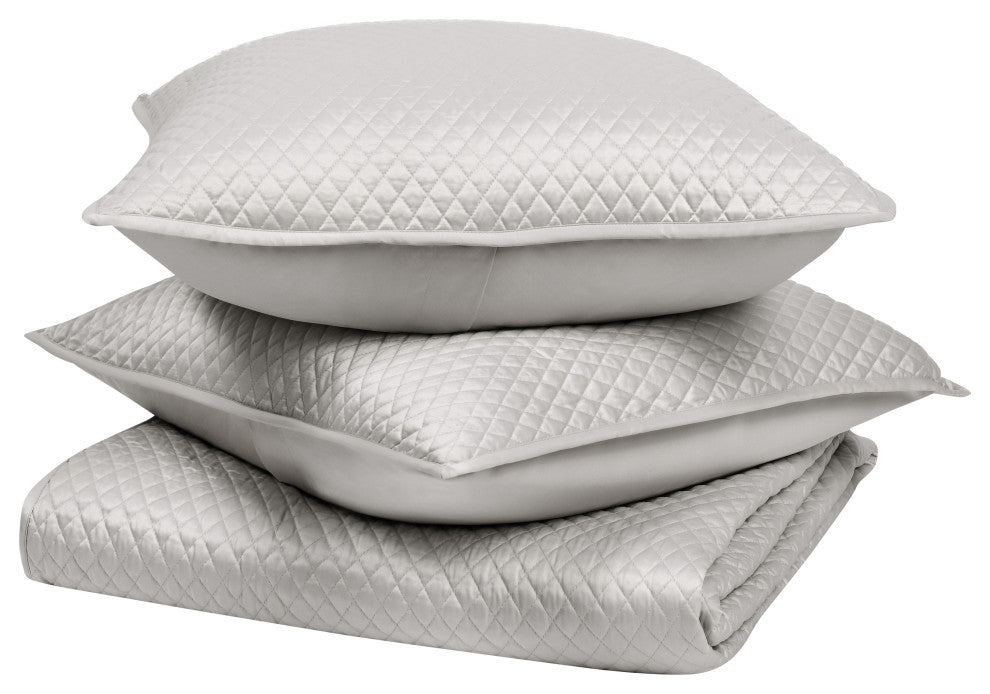 Winthrop 100% Sateen Silver Quilt by Kosas Home, Silver Gray, King