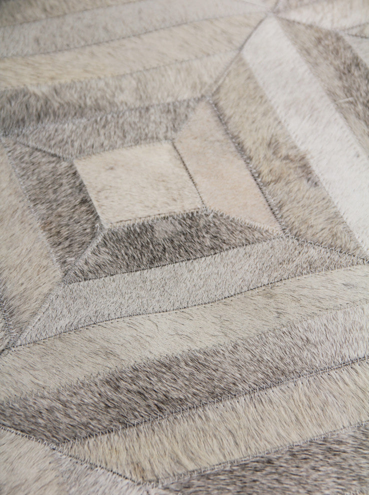 Natural Hide Cowhide Silver Area Rug, 5'x8'