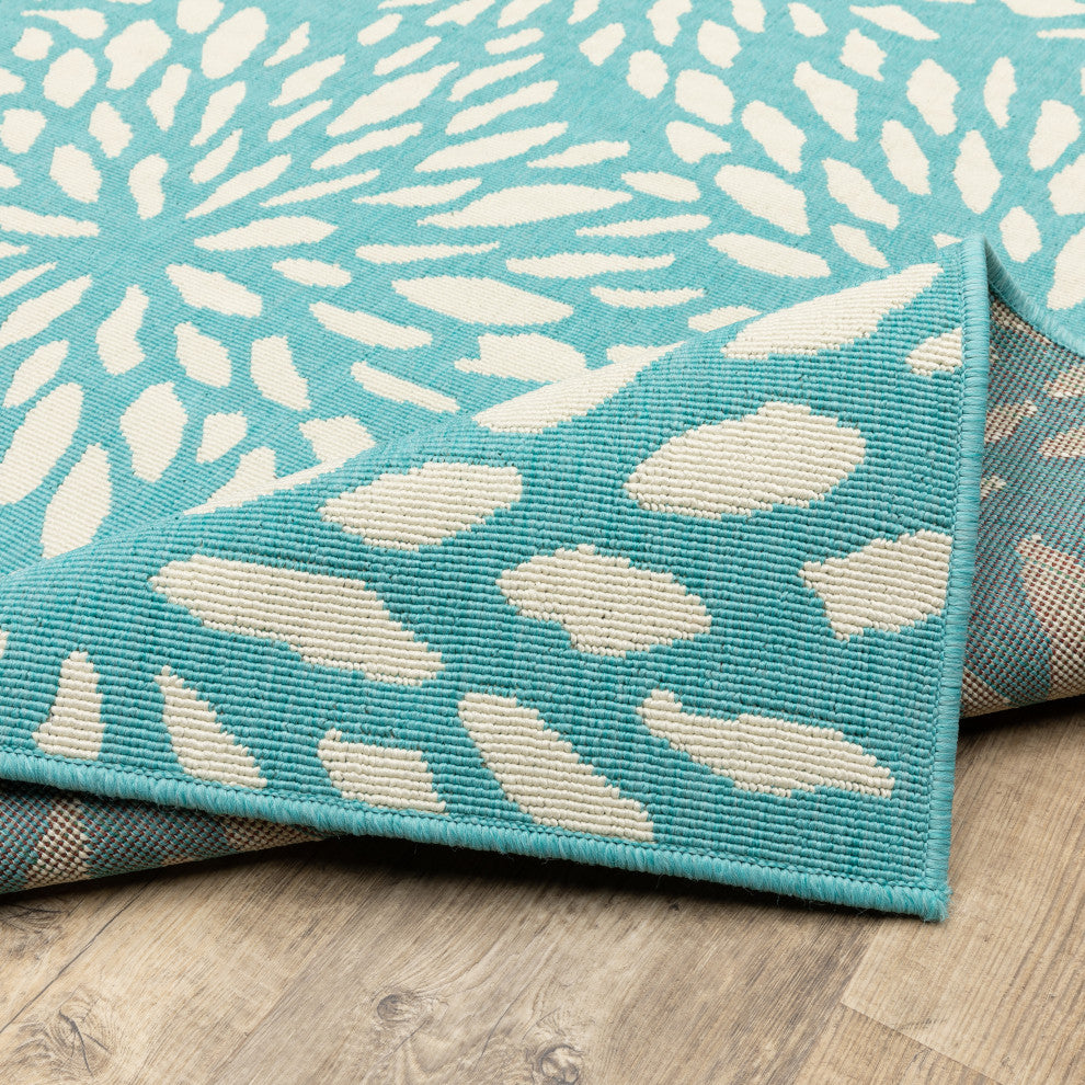 Madelina Floral Blue and Ivory Indoor or Outdoor Area Rug, 7'10"x10'10"