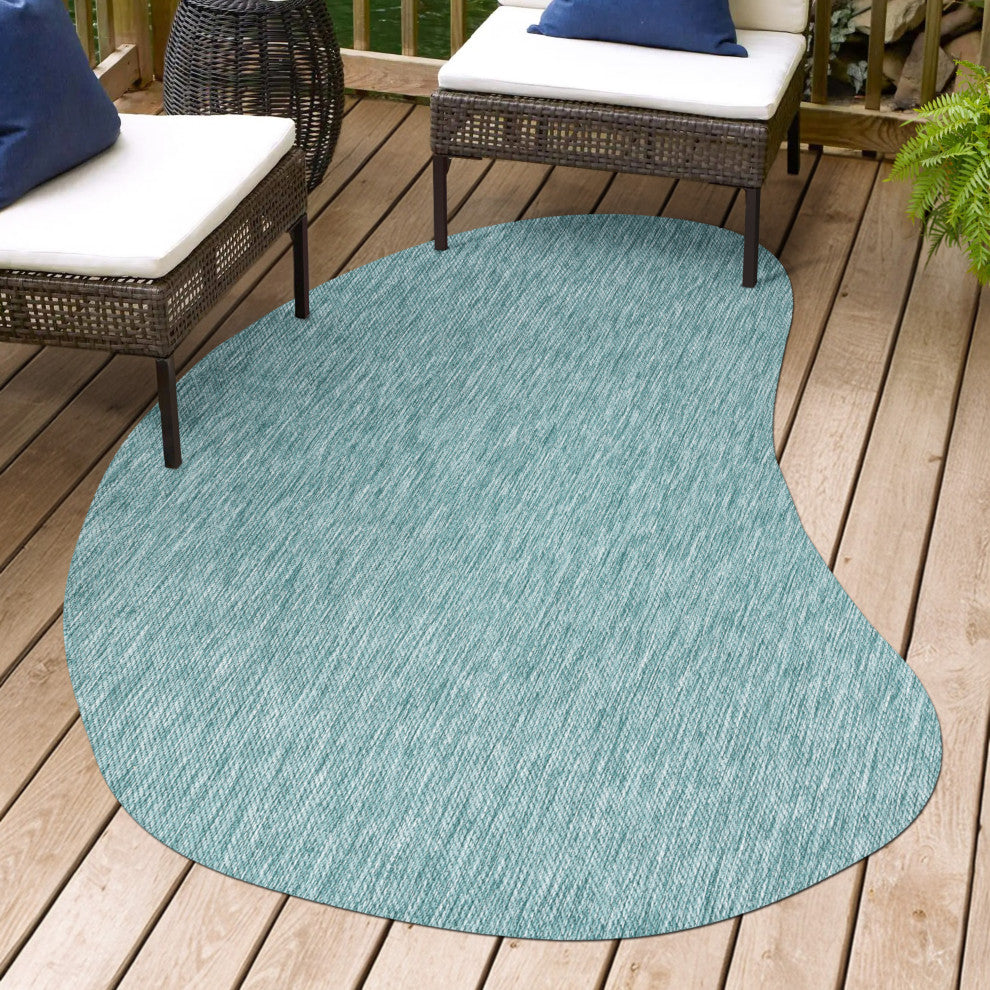 Evan Modern Rustic Organic Curve Indoor/Outdoor Shaped Area Rug