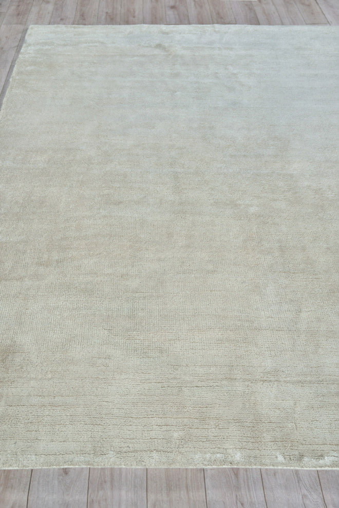 Plush Hand-Knotted Bamboo Silk/New Zealand Wool White Area Rug, 6'x9'