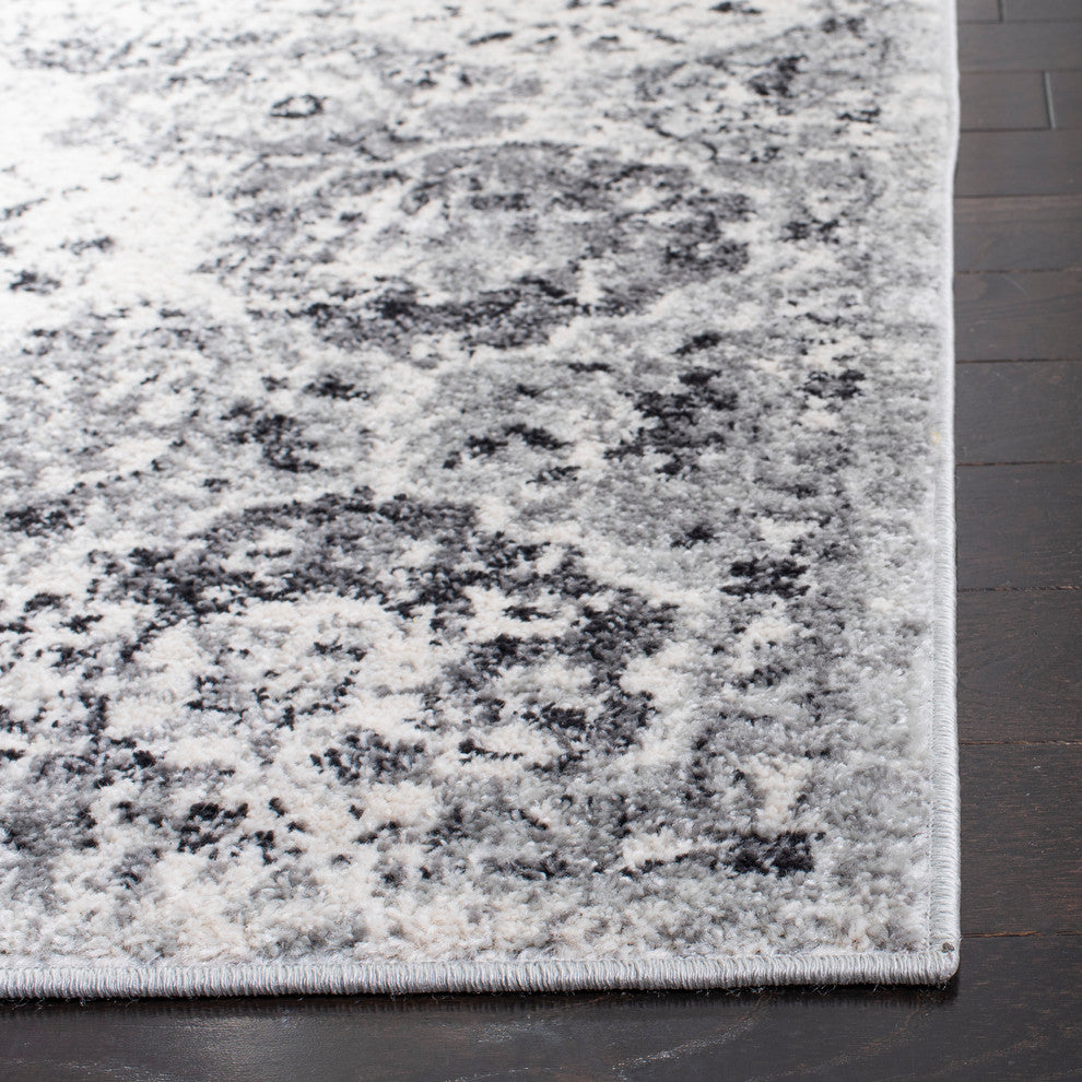 Safavieh Madison Collection MAD611 Rug, Silver/Grey, 6'7" X 9'2"