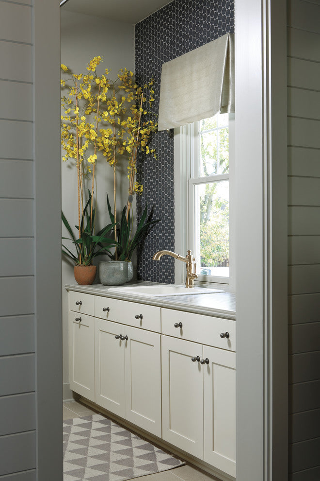 Delta Cassidy Single Handle Pull-Out Kitchen Faucet, Champagne Bronze