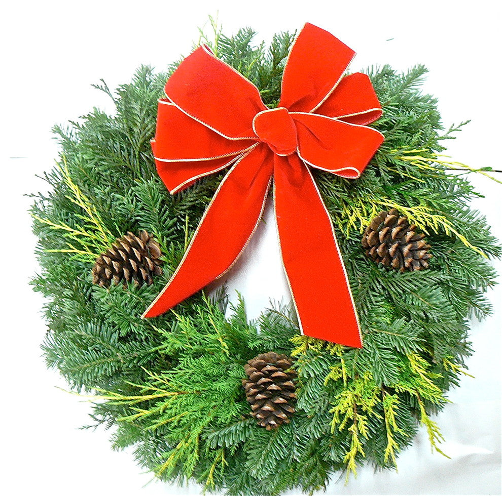 Elegant Traditions Fresh Holiday Wreath