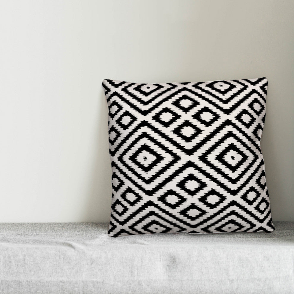 Black and White Diamond Pattern 18x18 Spun Poly Pillow