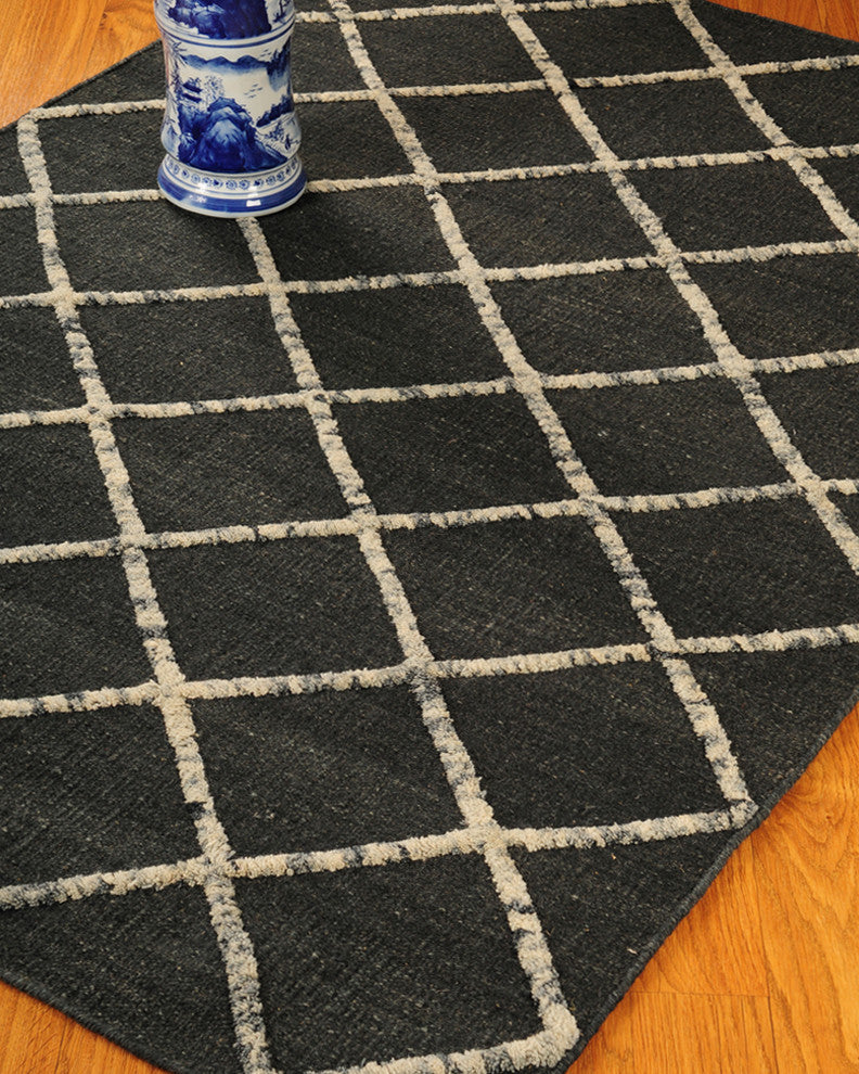 "Centre" Morrocan Wool Rug, 100% Natural Fiber, Hand Woven, 4' X 6'