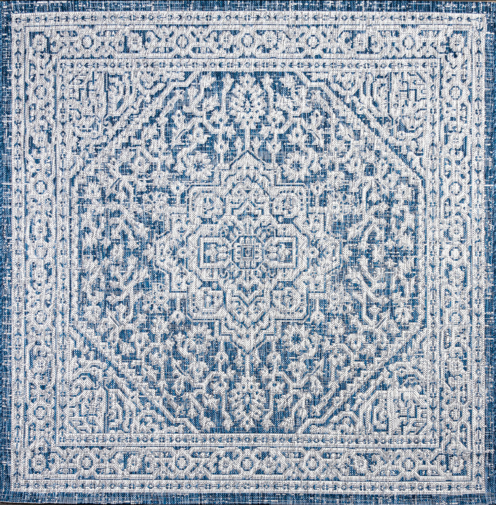 Sinjuri Medallion Textured Weave Indoor/Outdoor Area Rug