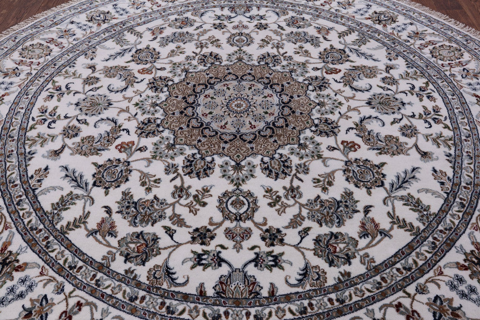 8' Round Persian Nain Wool and Silk Hand-Knotted Rug Q9365