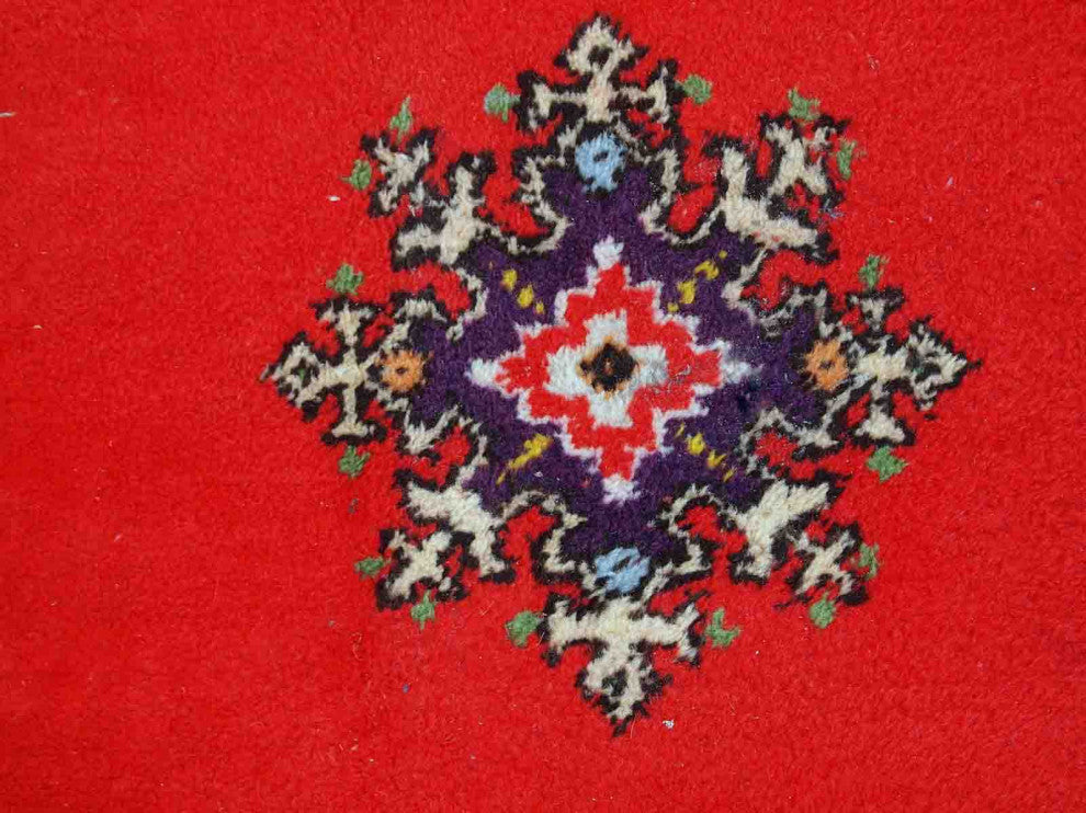 Handmade vintage Moroccan Berber rug 5.6' x 7.9' (170cm x 240cm) 1970s