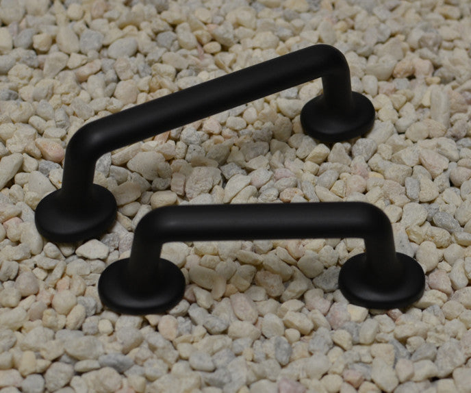 Pull, Black