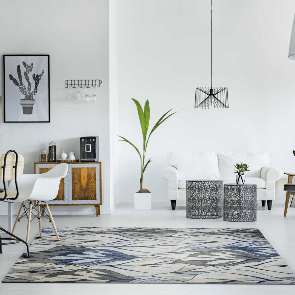 5'X8' Grey Navy Machine Woven Tropical Indoor Area Rug