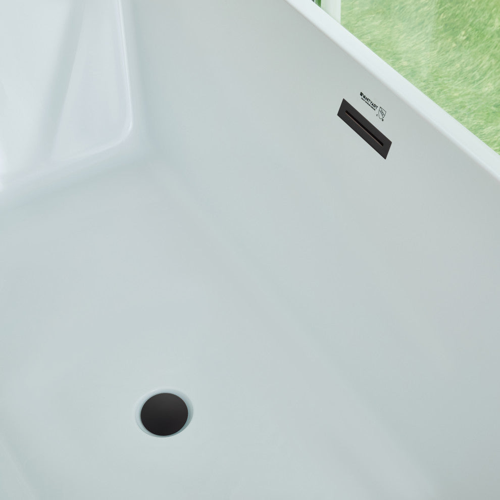 67" Freestanding Acrylic Bathtub, White/Matte Black