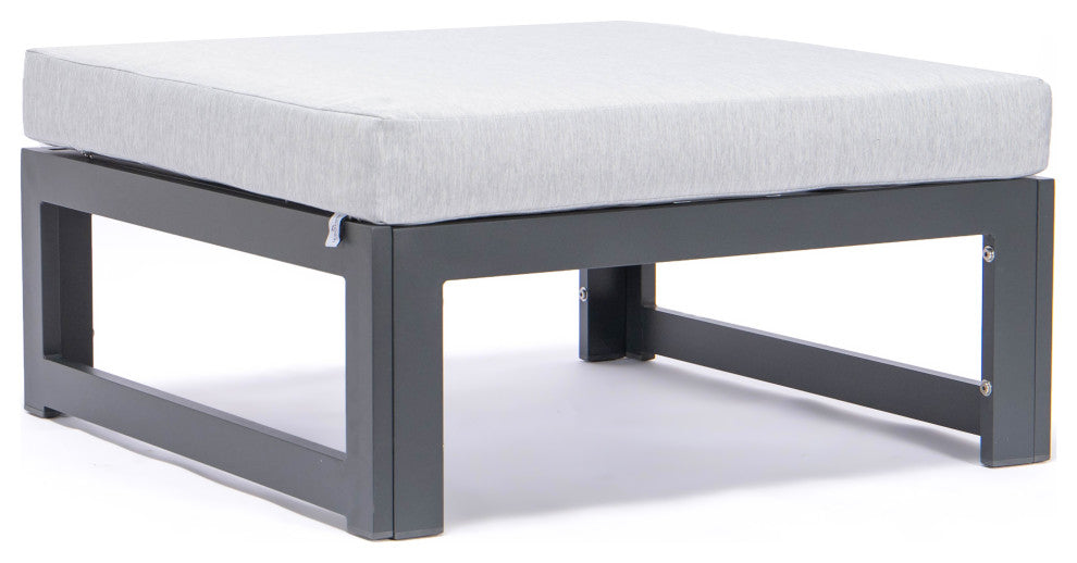 LeisureMod Chelsea 7-Piece Patio Ottoman Sectional With Coffee Table, Light Gray