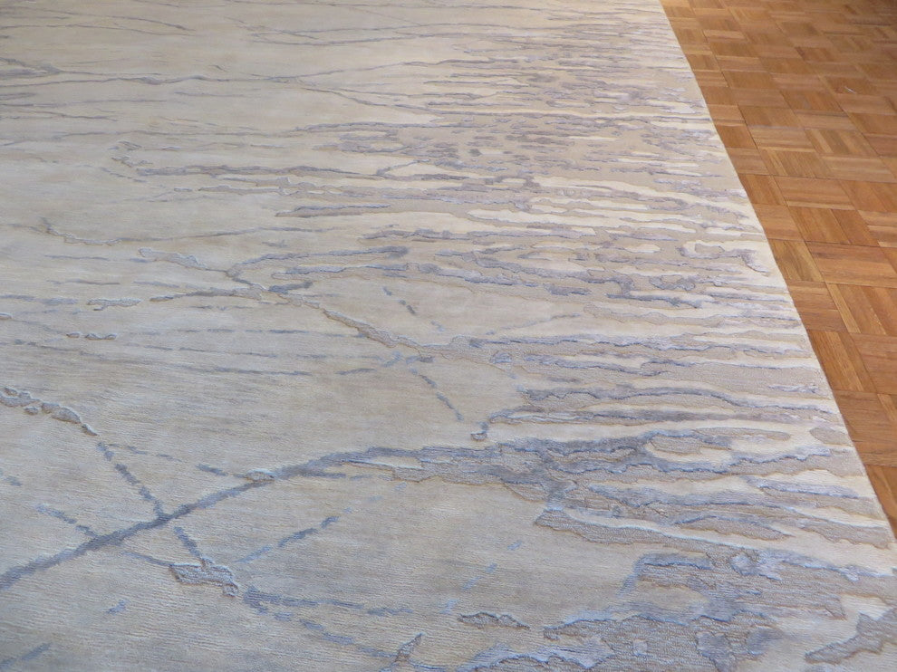 Hand Knotted Ivory Modern Wool & Silk Oriental Rug