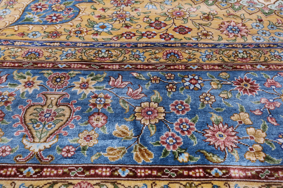 High End Persian 100% Silk Hand Knotted Rug 6' 0" X 9' 0'' Q4817