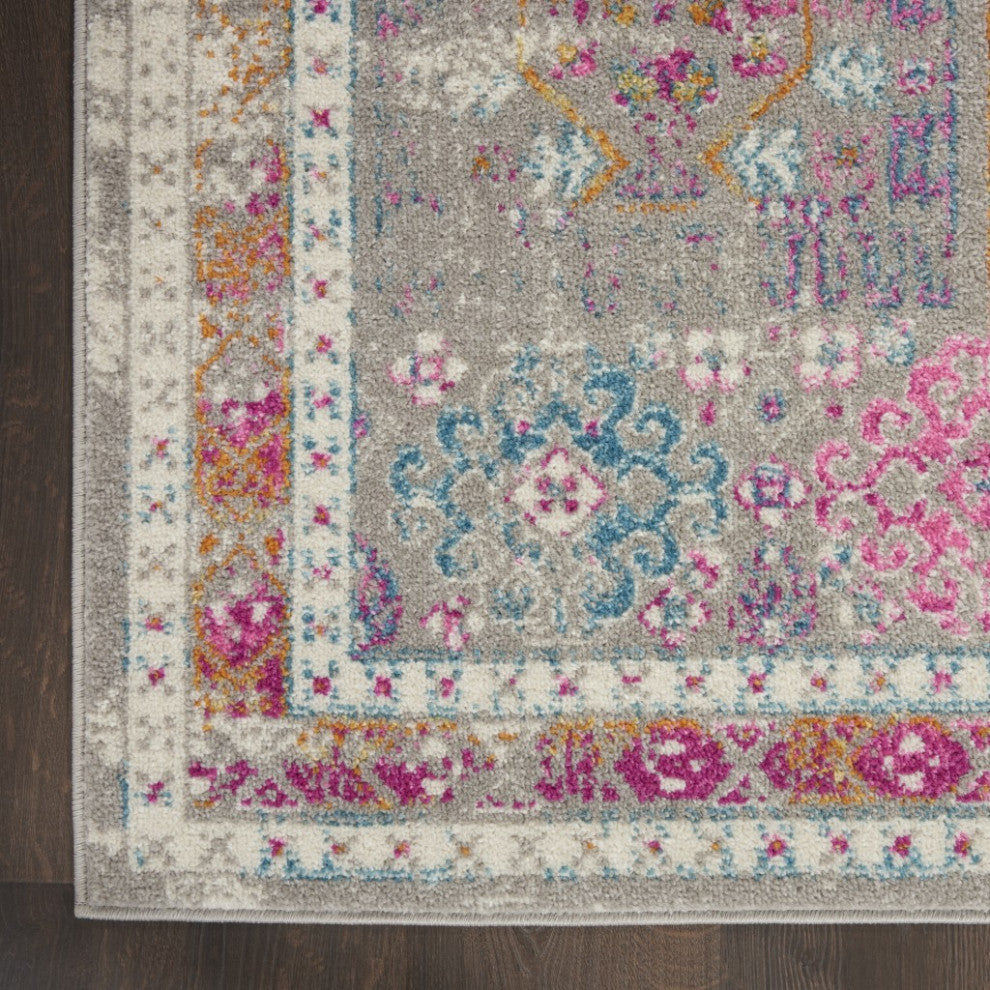 7" x 10" Gray Distressed Ornamental Area Rug