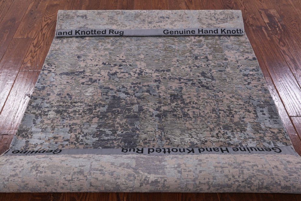 Modern Hand Knotted Wool and Silk Rug 4' 1" X 6' 0" Q7084