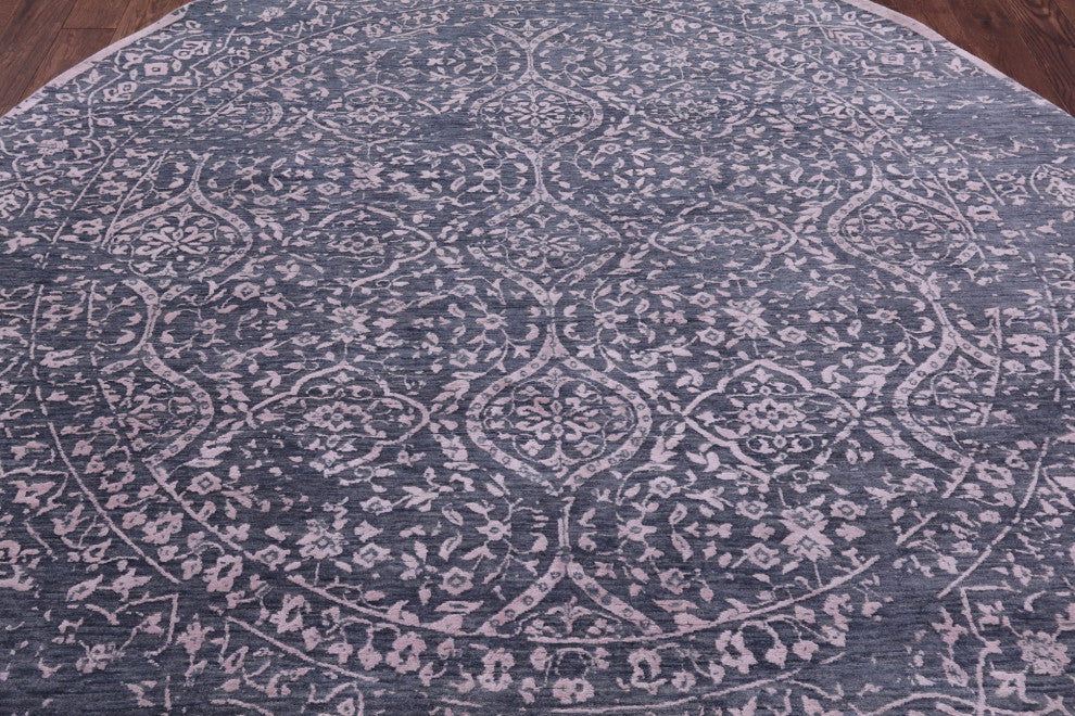 8' Round Hand Knotted Persian Wool and Silk Rug Q9128