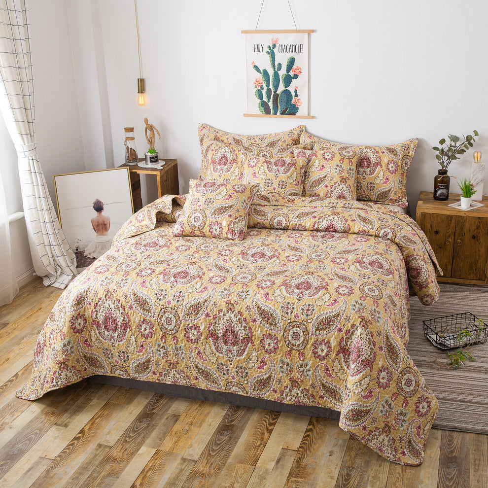 Gold Royal Medallion Floral Paisley Damask Quilt, King