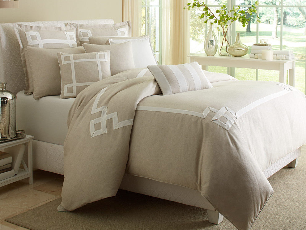 AICO Avenue A 10-pc King Comforter Set in Natural
