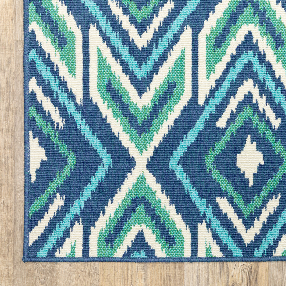 Madelina Ikat Diamonds Navy and Green Indoor or Outdoor Area Rug, 5'3"x7'6"